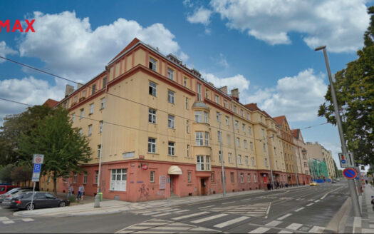 Pronájem bytu 1+kk, 26 m² – Praha, Holešovice, ulice Dělnická