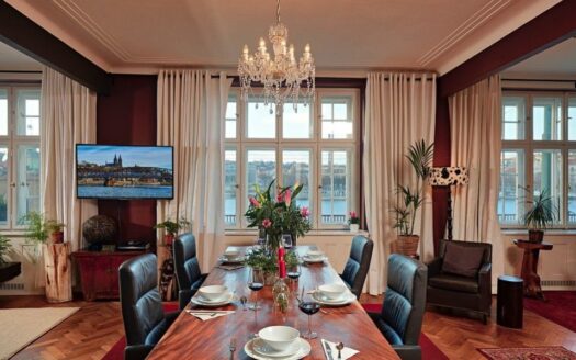 Pronájem bytu 4+kk, 177 m² – Praha, Nové Město, ulice Na hrobci