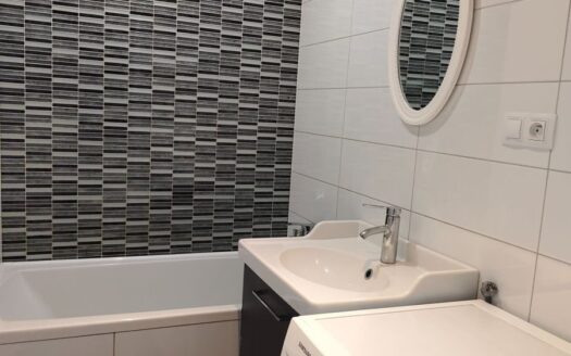 Prodej bytu 2+kk, 43 m² – Praha, Kobylisy, ulice Kurkova