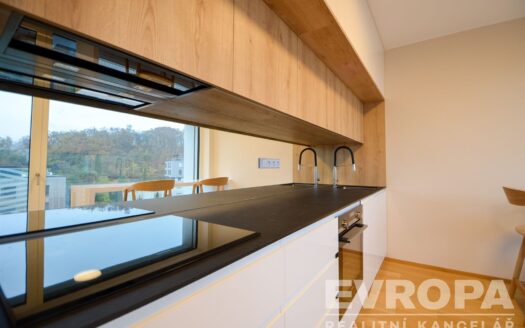 Pronájem bytu 2+kk, 57 m² – Praha, Smíchov, ulice Podbělohorská