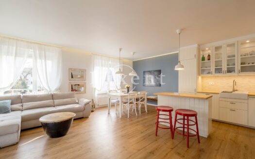 Pronájem bytu 2+kk, 68 m² – Praha, Staré Město, ulice Formanská