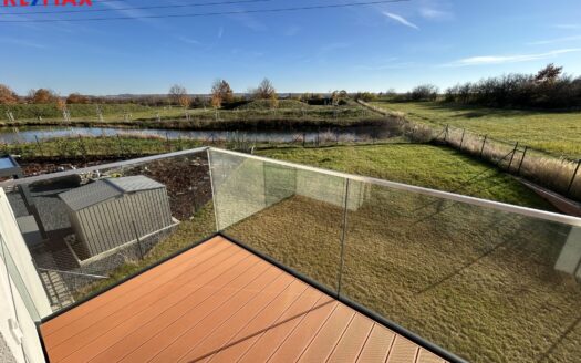 Pronájem bytu 1+kk, 30 m² – Praha, Újezd nad Lesy, ulice Rohožnická