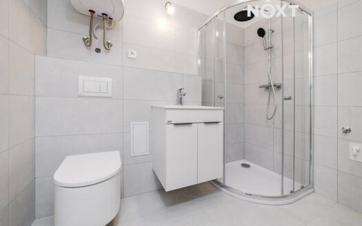Prodej bytu 1+kk, 27 m² – Praha, Vysočany, ulice Kolmá