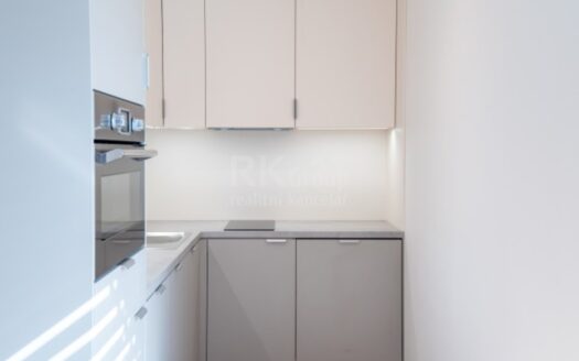 Prodej bytu 1+kk, 30 m² – Praha, Kobylisy, ulice Pakoměřická