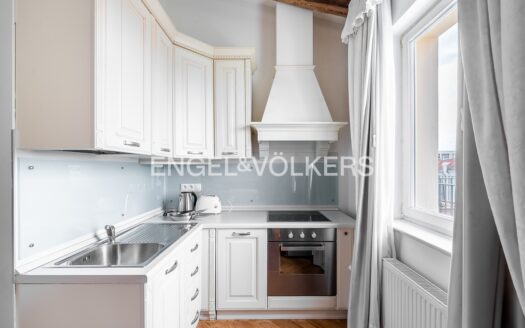 Pronájem bytu 1+kk, 38 m² – Praha, Vinohrady, ulice Italská