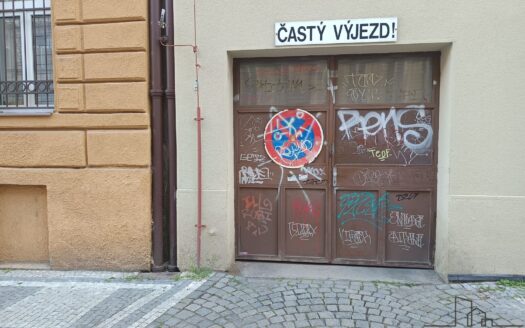 Pronájem Garážová stání, 15 m² – Praha, Smíchov, ulice Klicperova