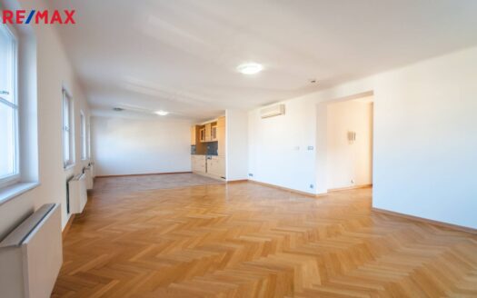 Pronájem bytu 2+kk, 110 m² – Praha, Hradčany, ulice Loretánská