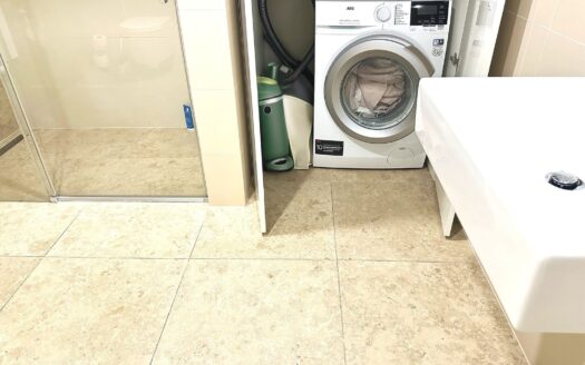 Prodej bytu 1+kk, 45 m² – Praha, Smíchov, ulice Kobrova