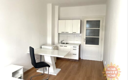 Pronájem bytu 1+kk, 22 m² – Praha, Vinohrady, ulice Hradešínská