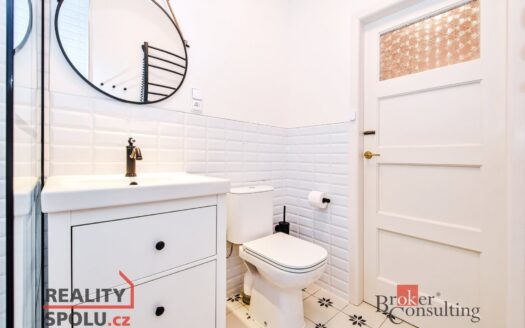 Pronájem bytu 2+kk, 42 m² – Praha, Smíchov, ulice Křížová