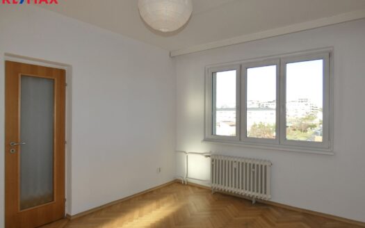 Pronájem bytu 2+1, 53 m² – Praha, Malešice, ulice Káranská