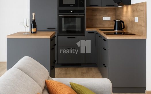 Pronájem bytu 3+kk, 95 m² – Praha, Vysočany, ulice Ivana Hlinky