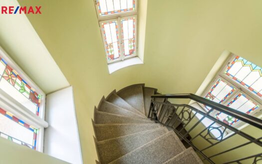 Pronájem bytu 2+kk, 110 m² – Praha, Hradčany, ulice Loretánská