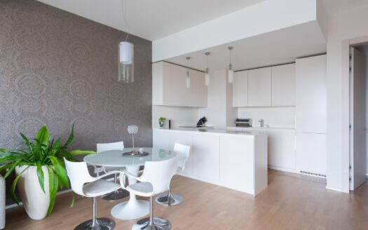 Pronájem bytu 2+kk, 75 m² – Praha, Smíchov, ulice Zdíkovská
