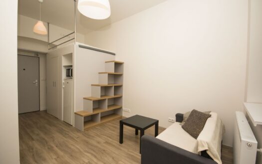 Pronájem bytu 1+kk, 21 m² – Praha, Smíchov, ulice Radlická