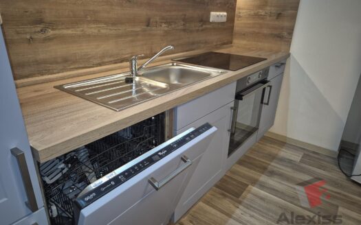 Pronájem bytu 3+kk, 76 m² – Praha, Smíchov, ulice Vrázova