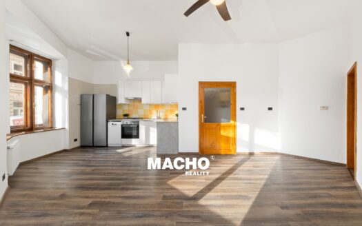 Pronájem bytu 3+kk, 70 m² – Praha, Vršovice, ulice Černomořská