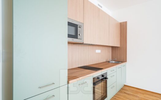 Prodej bytu 1+kk, 42 m² – Praha, Smíchov, ulice Toyen