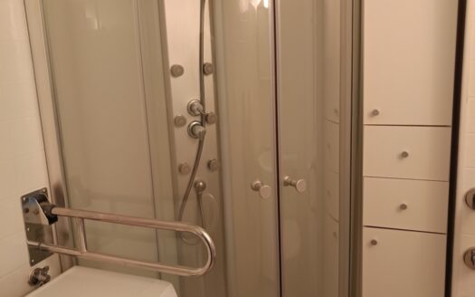 Prodej bytu 2+kk, 39 m² – Praha, Kobylisy, ulice Třeboradická