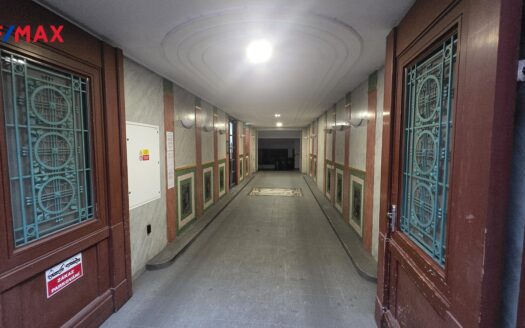 Pronájem Garážová stání, 18 m² – Praha, Staré Město, ulice Vězeňská