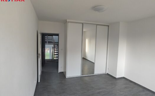 Pronájem bytu 2+kk, 65 m² – Praha, Libeň, ulice Společná