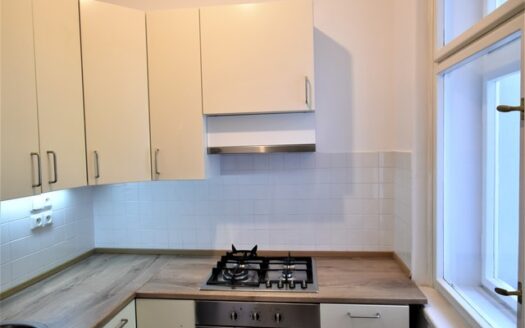 Pronájem bytu 3+kk, 84 m² – Praha, Smíchov, ulice U Nikolajky