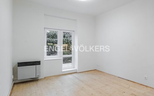 Pronájem bytu 1+kk, 24 m² – Praha, Žižkov, ulice V domově