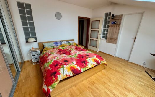 Pronájem bytu 5+kk, 149 m² – Praha, Zbraslav, ulice Pelzova