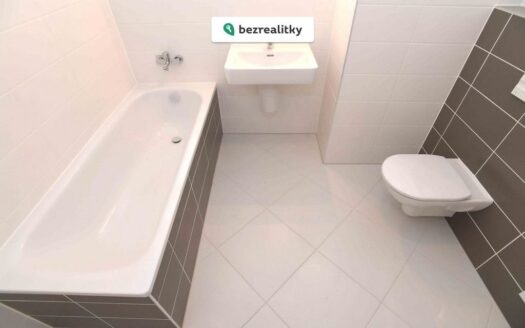 Prodej bytu 1+kk, 40 m² – Praha, Střížkov, ulice Makedonská