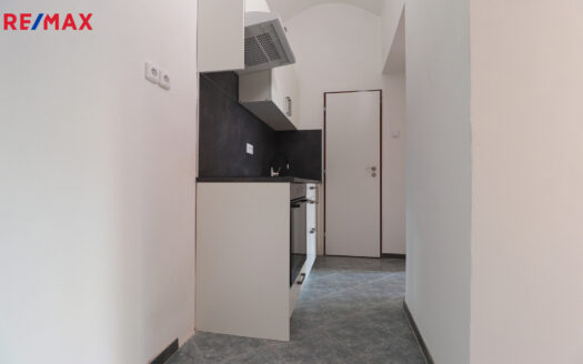 Pronájem bytu 2+1, 32 m² – Praha, Nusle, ulice Oldřichova