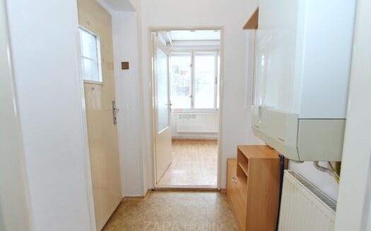 Pronájem bytu 1+1, 30 m² – Praha, Strašnice, ulice Na Třebešíně