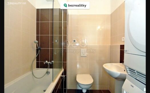 Prodej bytu 2+kk, 40 m² – Praha, Kyje, ulice Farkašova