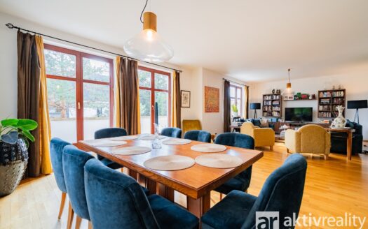 Pronájem bytu 4+kk, 180 m² – Praha, Vinohrady, ulice Perucká