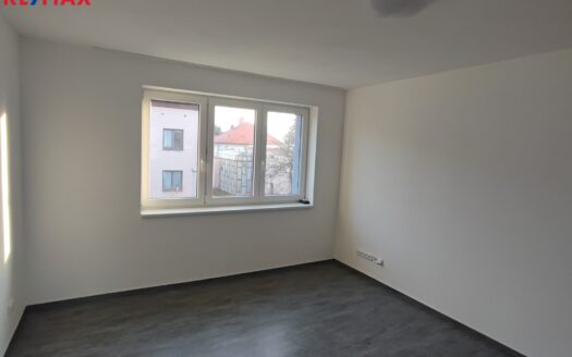 Pronájem bytu 2+kk, 65 m² – Praha, Libeň, ulice Společná