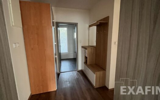 Pronájem bytu 3+kk, 82 m² – Praha, Kobylisy, ulice Služská