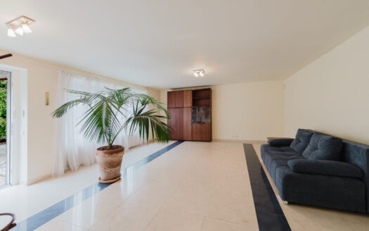 Pronájem bytu 2+kk, 56 m² – Praha, Kyje, ulice Hajní