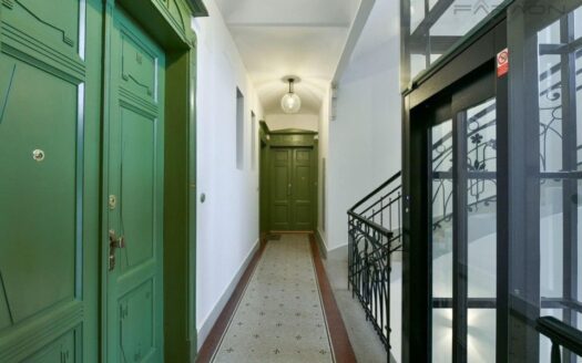 Pronájem bytu 1+kk, 39 m² – Praha, Vinohrady, ulice Laubova