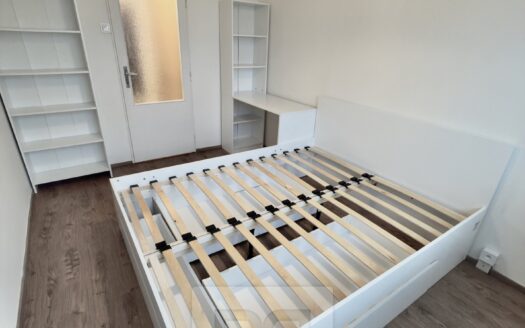 Pronájem bytu 2+kk, 40 m² – Praha, Strašnice, ulice Vyžlovská