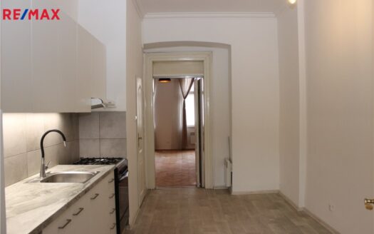 Pronájem bytu 1+1, 48 m² – Praha, Vinohrady, ulice Římská