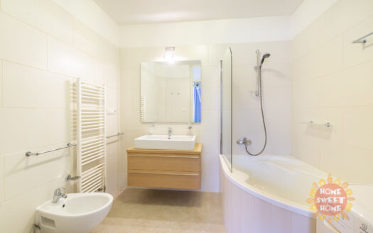 Pronájem bytu 2+kk, 72 m² – Praha, Vinohrady, ulice Italská