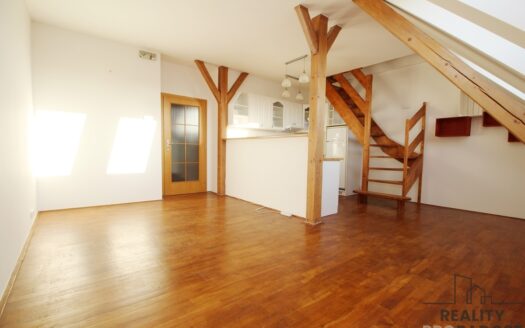 Pronájem bytu 3+kk, 75 m² – Praha, Vršovice, ulice 28. pluku