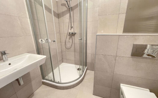 Pronájem bytu 1+kk, 39 m² – Praha, Záběhlice, ulice Choceradská