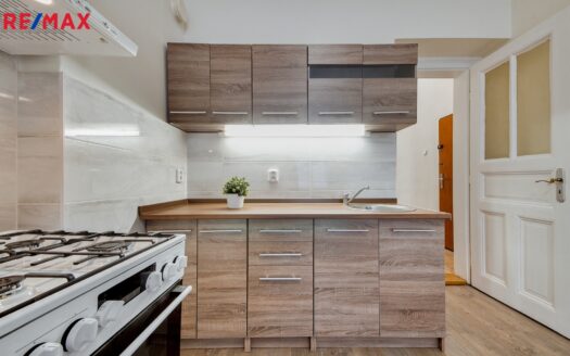 Pronájem bytu 2+kk, 42 m² – Praha, Vršovice, ulice 28. pluku