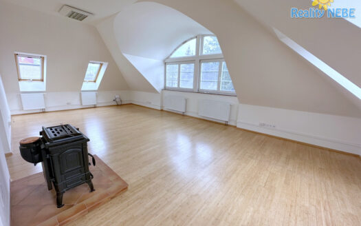 Pronájem bytu 2+1, 82 m² – Praha, Podolí, ulice Nad spádem