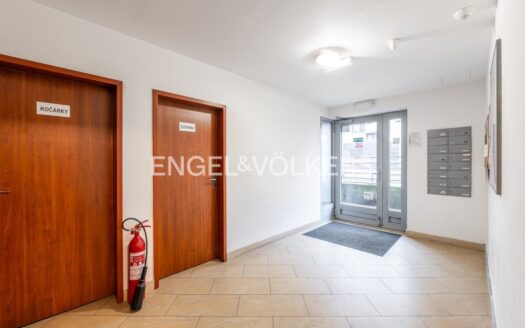Prodej bytu 1+kk, 32 m² – Praha, Košíře, ulice Plzeňská