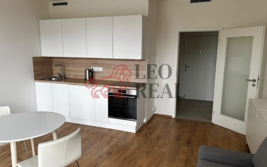 Pronájem bytu 1+kk, 35 m² – Praha, Modřany, ulice Komořanská