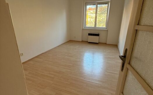 Prodej bytu 1+kk, 23 m² – Praha, Strašnice, ulice Kralická