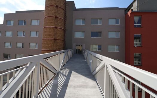 Pronájem bytu 1+kk, 27 m² – Praha, Smíchov, ulice Křížová