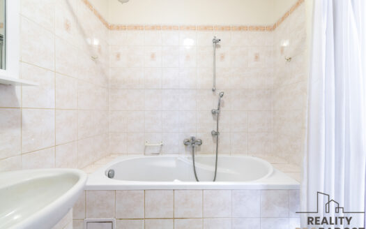 Prodej bytu 1+kk, 40 m² – Praha, Letňany, ulice Terezínská