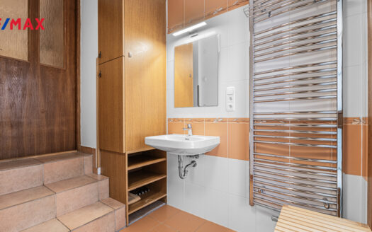 Pronájem bytu 1+kk, 49 m² – Praha, Střížkov, ulice K lipám